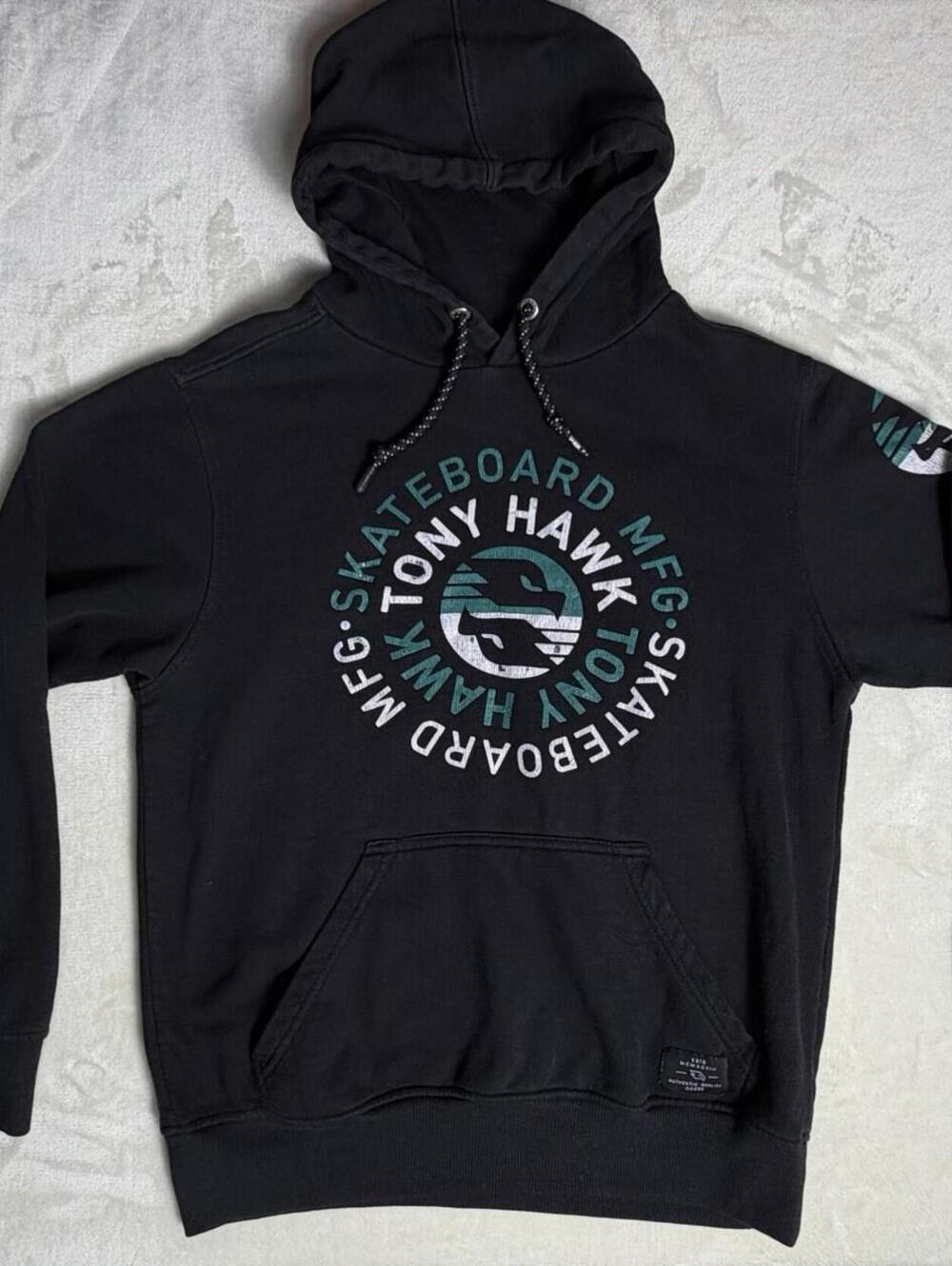 Tony Hawk Skateboard Mfg Men’s Size Small Black Hoodie Sweatshirt Graphic Sleeve